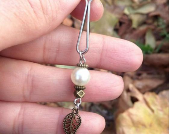 تفاوت گیره روسری آهن ربایی با پلاستیکی