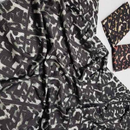 بررسی نحوه قیمت گذاری روسری پلنگی